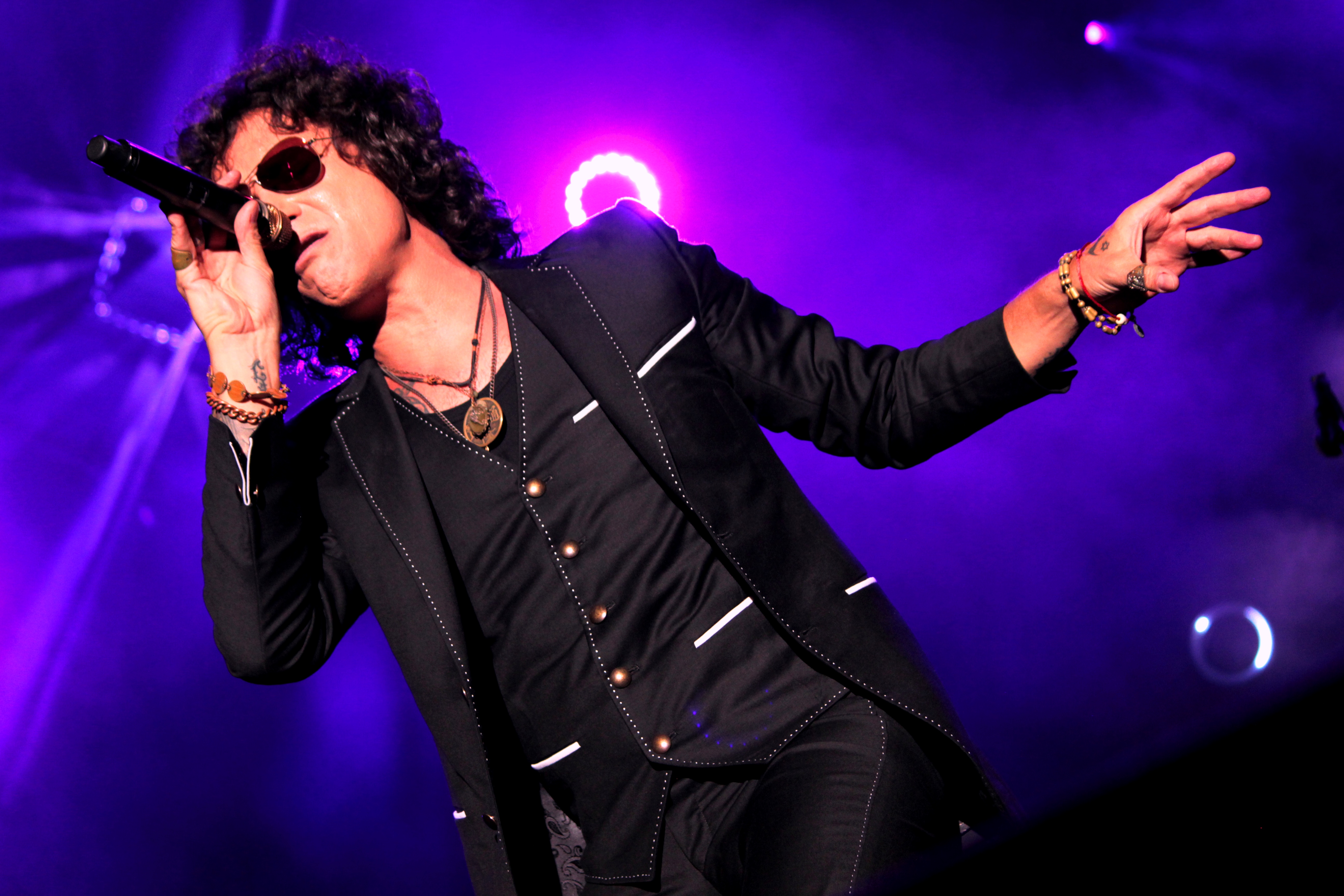 BUNBURY anuncia nuevo single y gira.