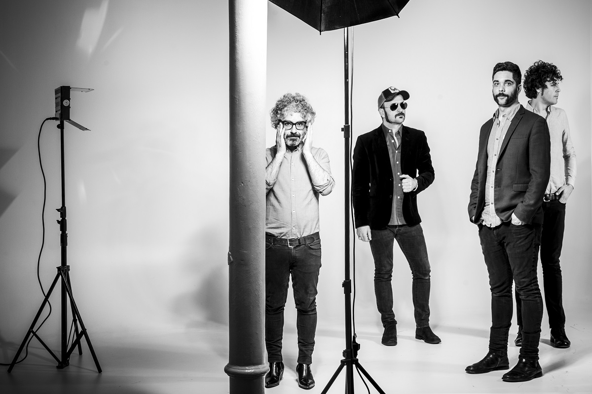 ENTREVISTAMOS A LEÓN BENAVENTE - ENVEJECER EN LA MÚSICA ES MUY JODIDO.