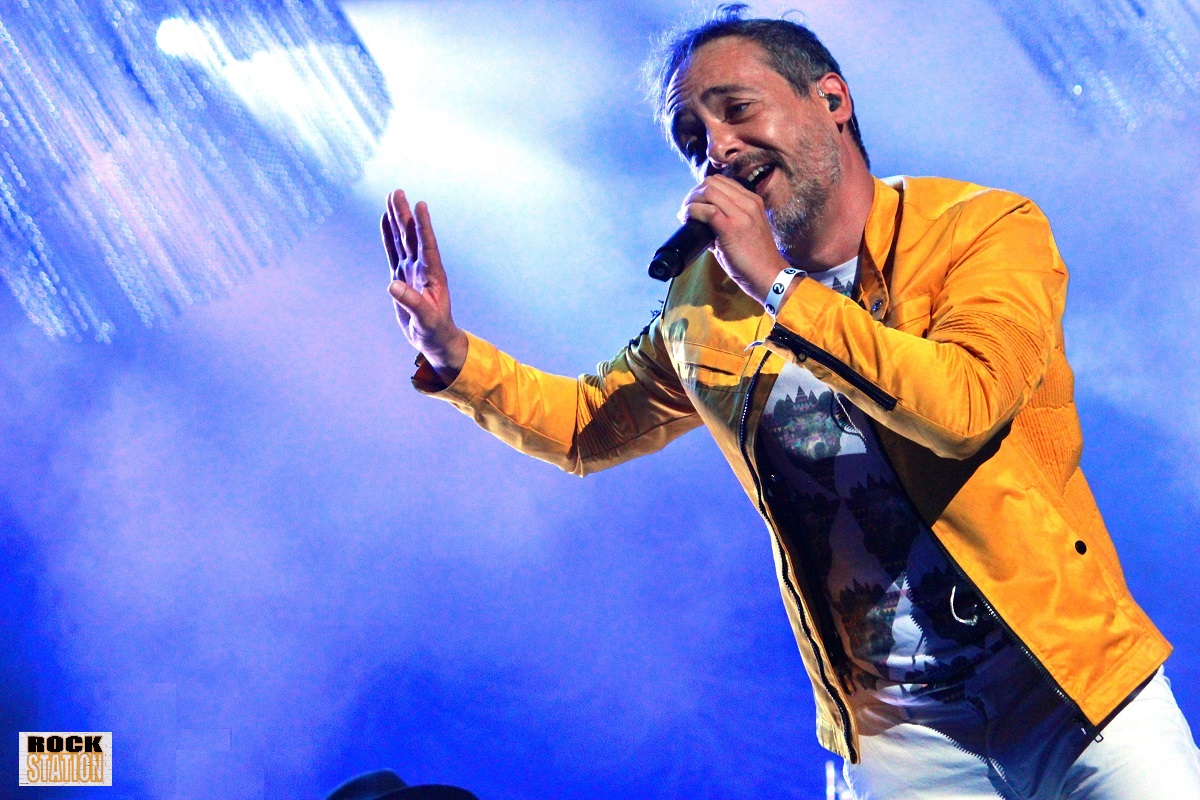 LOVE OF LESBIAN programa la agenda